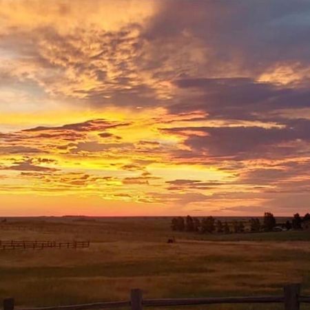 Yellowstone Cattle Baron Ensuite, Private Entrance & Parking - Prairie Rose B&B 샤이엔 외부 사진