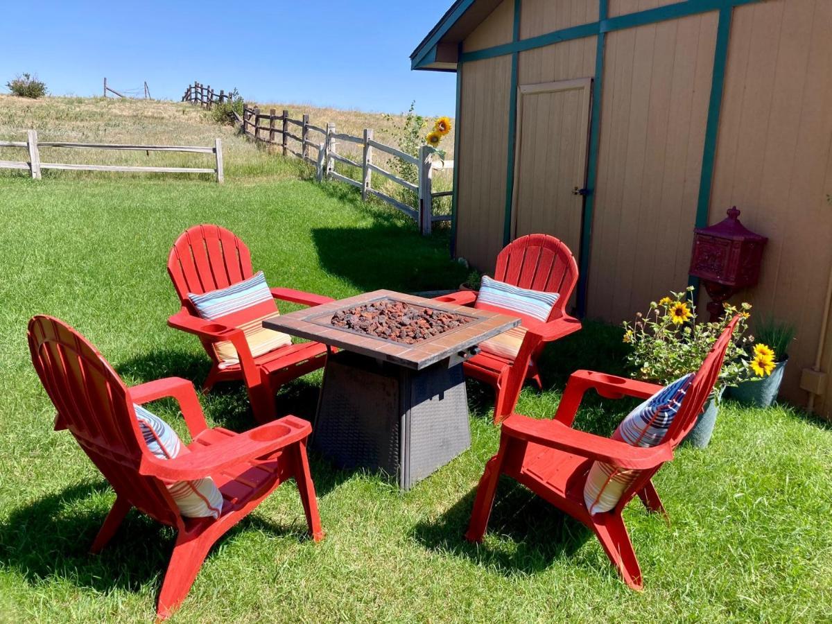 Yellowstone Cattle Baron Ensuite, Private Entrance & Parking - Prairie Rose B&B 샤이엔 외부 사진