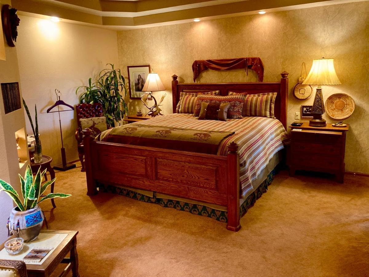 Yellowstone Cattle Baron Ensuite, Private Entrance & Parking - Prairie Rose B&B 샤이엔 외부 사진